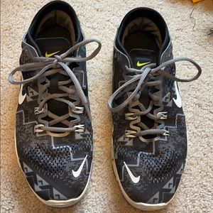 Women’s NIKE shoes size 11